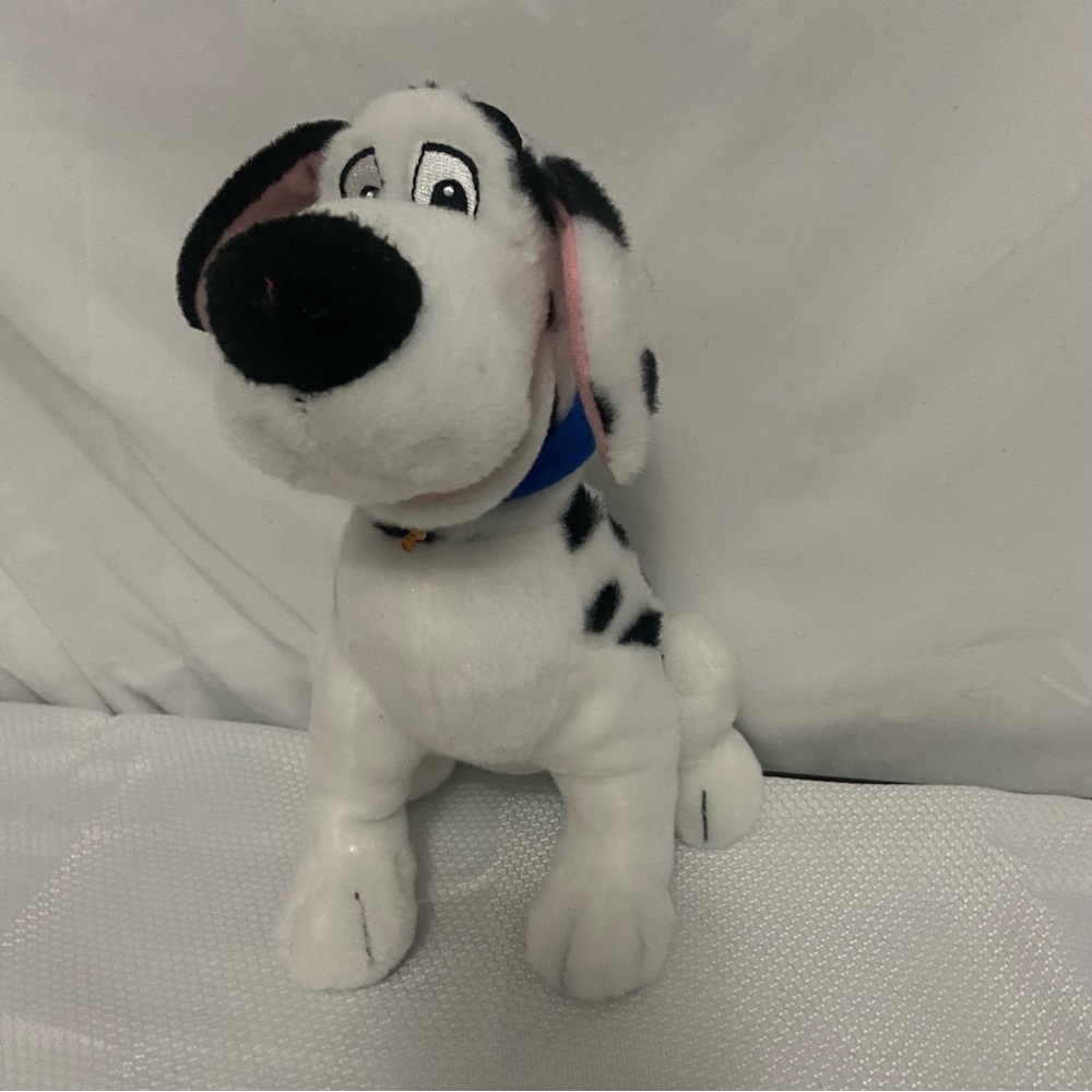 101 Dalmatian Dog with blue collar Lucky
10 inches black and white spotted plush